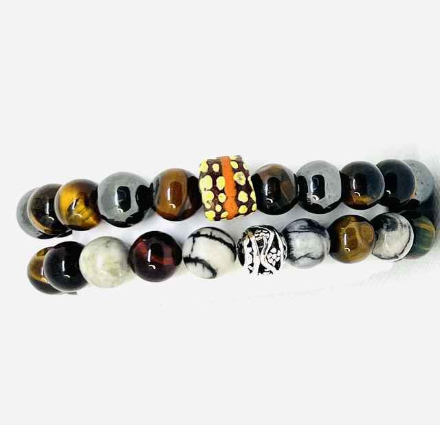 Desert Warrior – Herenarmband met Krobo-kraal en Tijgeroog