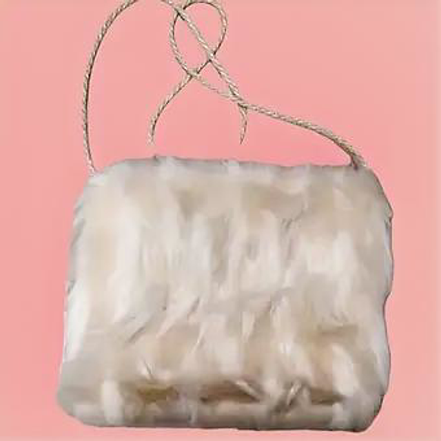 Sac pochette en fausse fourrure