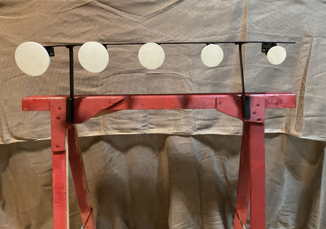 01P … Cibles basculantes avec système espagnol aux normes WSA (a fixer sur tréteau bois)