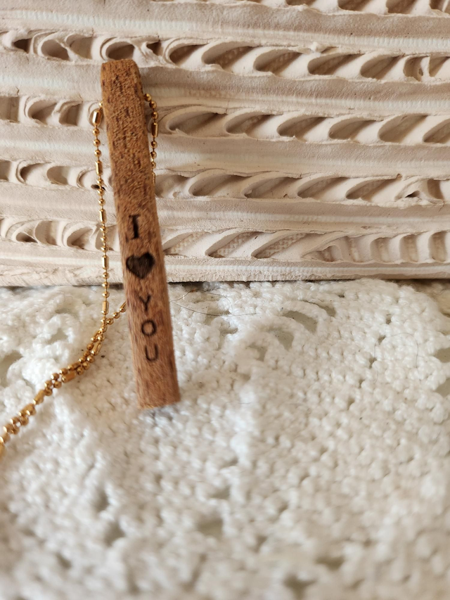 Collier pendentif rectangle bois