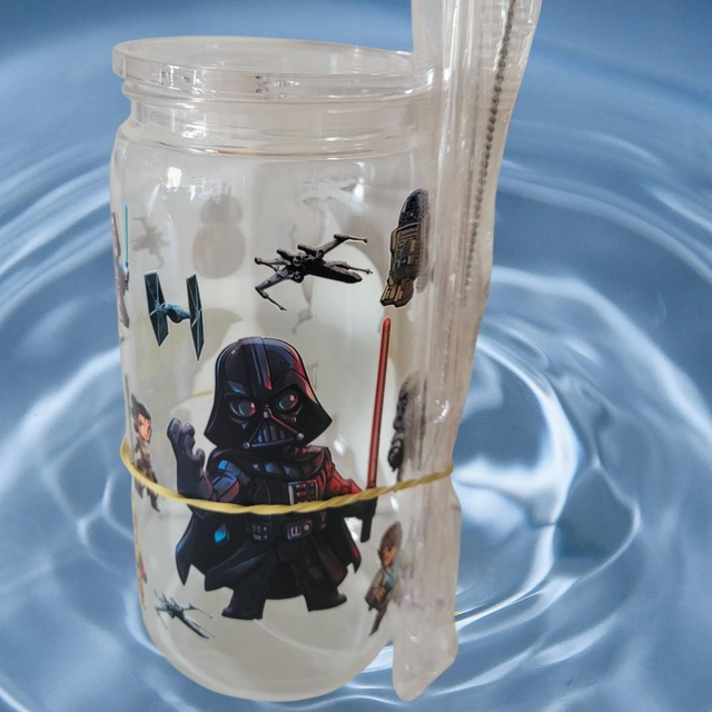 Gourde avec paille en plastique stars wars