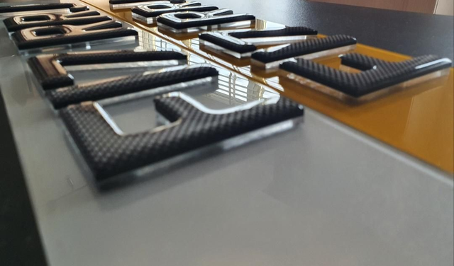 6mm Krystal Clear &amp; Black 4D with Carbon Gel