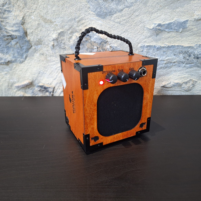 Cohiba Cigar Box Guitar Amplifier