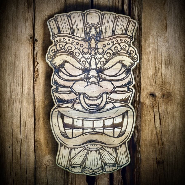 Masque Tiki en bois massif d’aulne