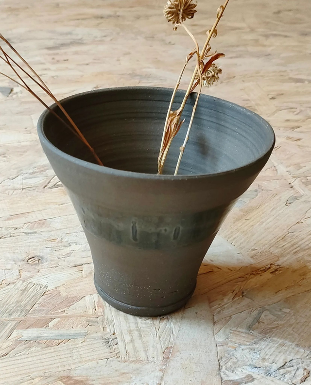 Vase évasé en grès