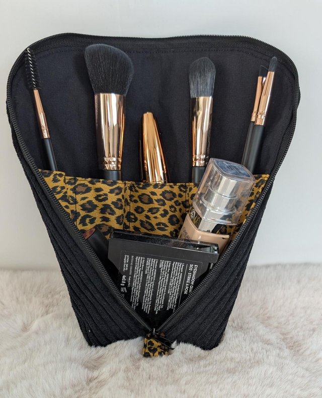 Trousse à maquillage nomade velours côtelé noir 