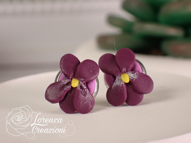 Orecchini a lobo violette versione scura taglia L