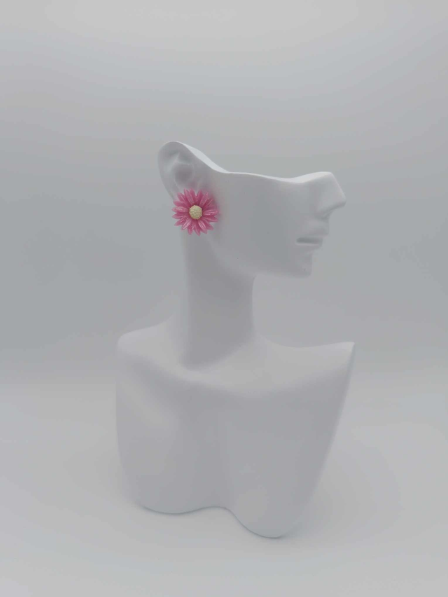 Boucles d&#039;oreilles en porcelaine froide Grande marguerite 