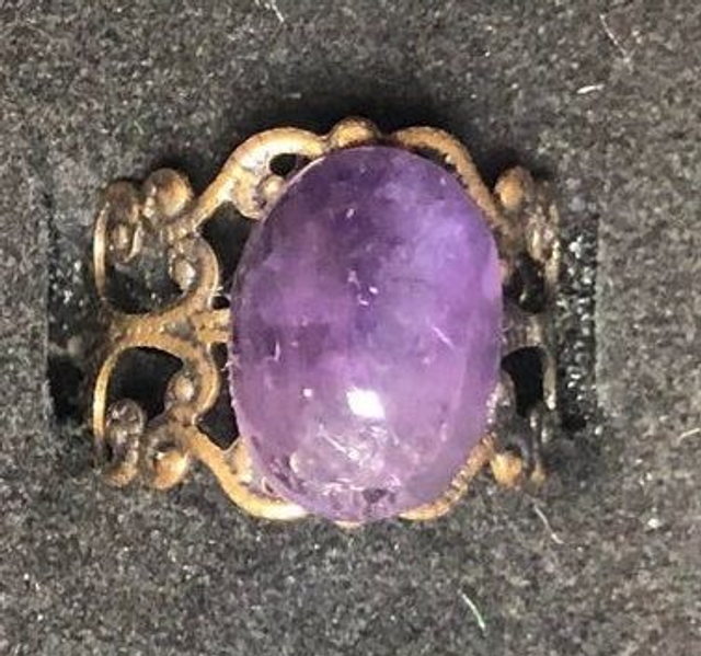améthyste (bague baroque dorée) 