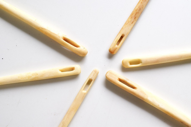 Nalbinding bone needle