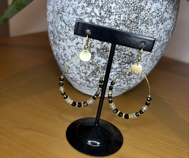 B.O en perle noir, or