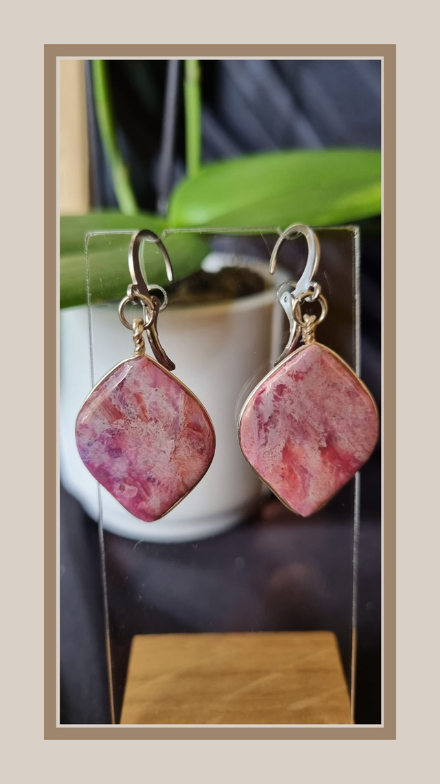 Boucles d&#039;oreilles rose poudré Petite goutte 