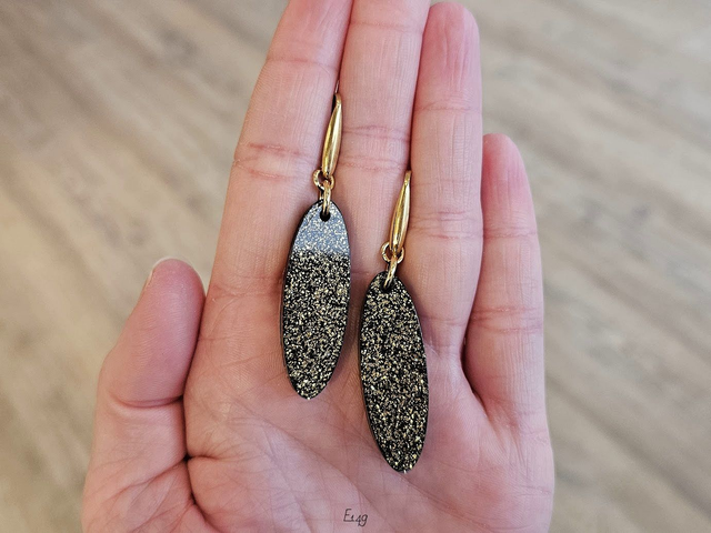 Chic Black &amp; Gold (E149)