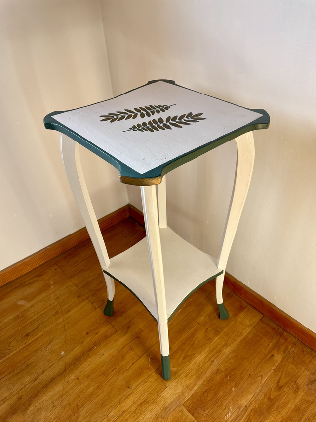 Guéridon vert et blanc