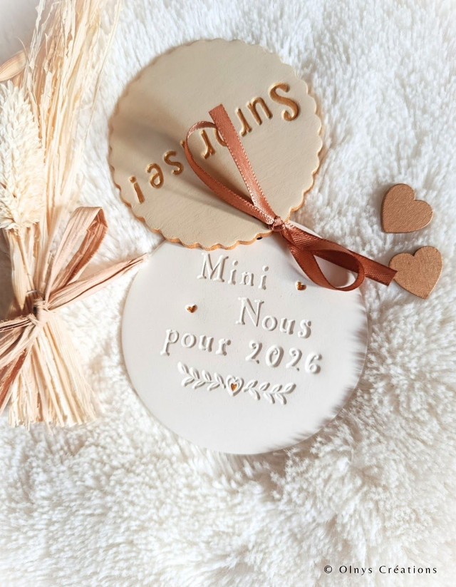 Médaillon en argile annonce grossesse ~ Future naissance