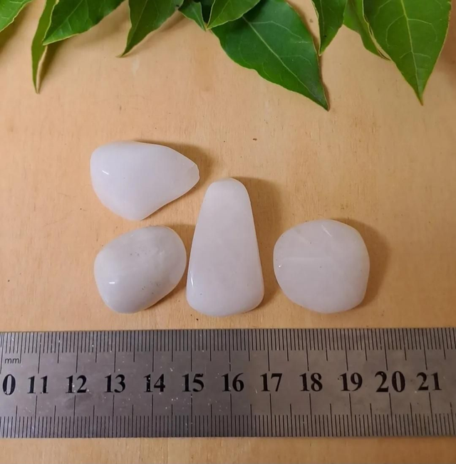 SNOW QUARTZ TUMBLESTONE