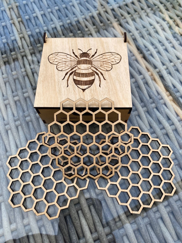 Bee coaster set