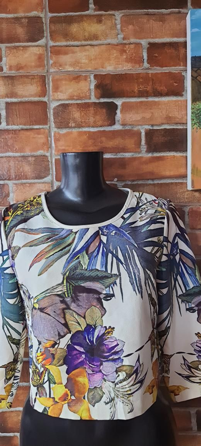 Blusa Estampada Florada, T/P, Manga 3/4, OBS: Peça Nova 