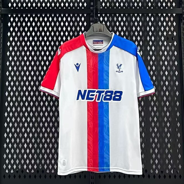 Tercera equipación Crystal Palace 25, 26