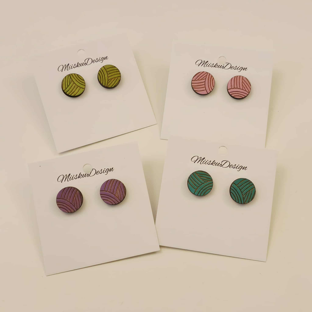 Lankapallo nappikorvakorut