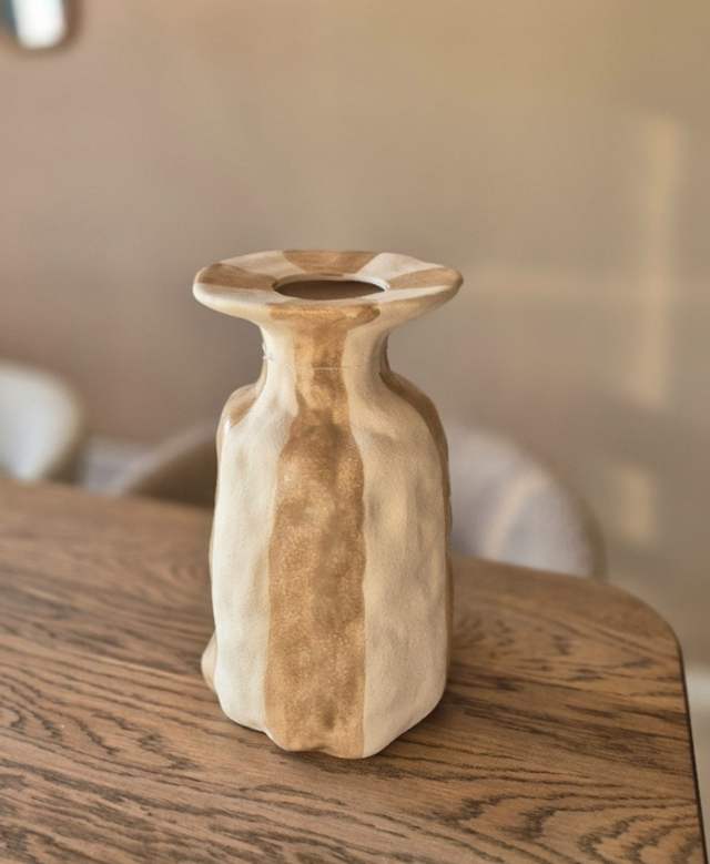 Beige vaas keramiek gestreept