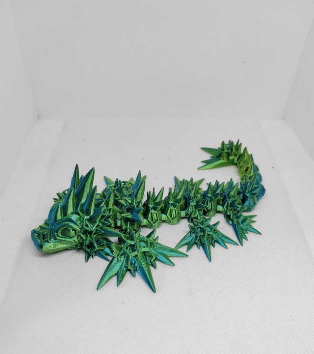 Bébé dragon électrique