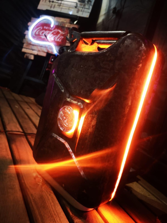 Jerrycan médaillon incandescent