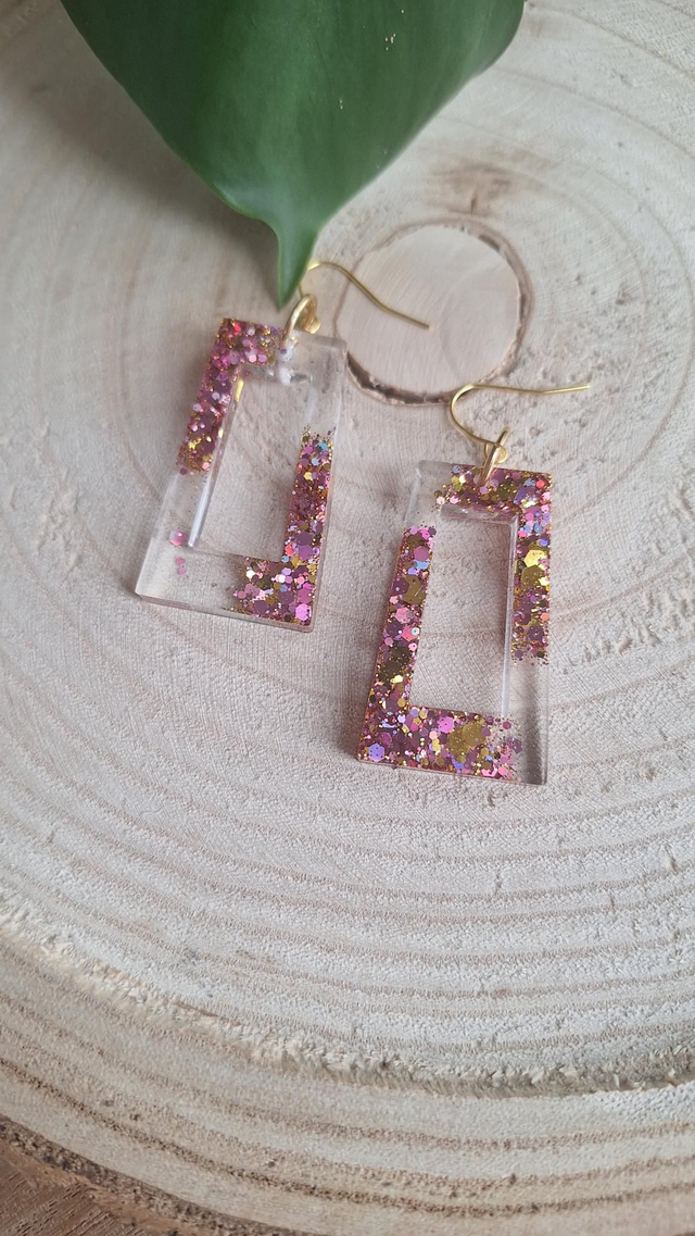 Boucles d'oreilles trapèzes transparents + paillettes roses/dorées