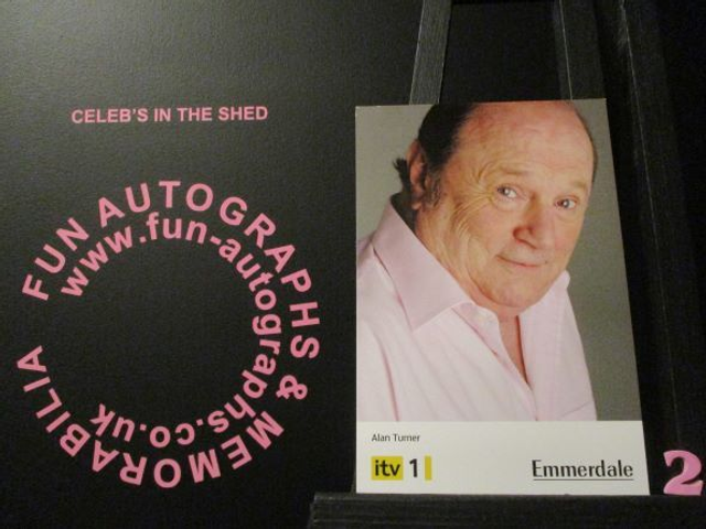 Richard Thorp (Alan Turner) Original Emmerdale Yellow &amp; Black Itv1 Logo Cast Card (2)(SEE PIC)