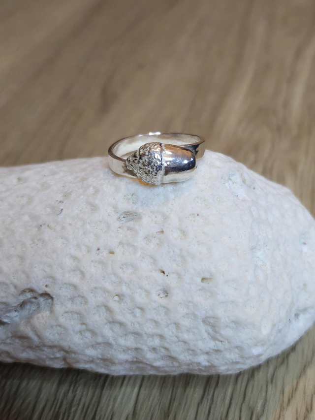 Acorn ring