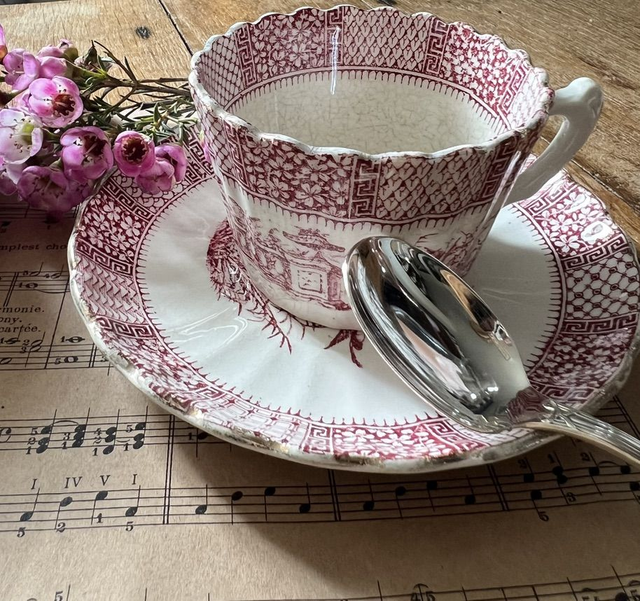DENTELLE - Les grandes Tasses à café & sous-tasses de la manufacture Royale de Lunéville - Terre de Fer