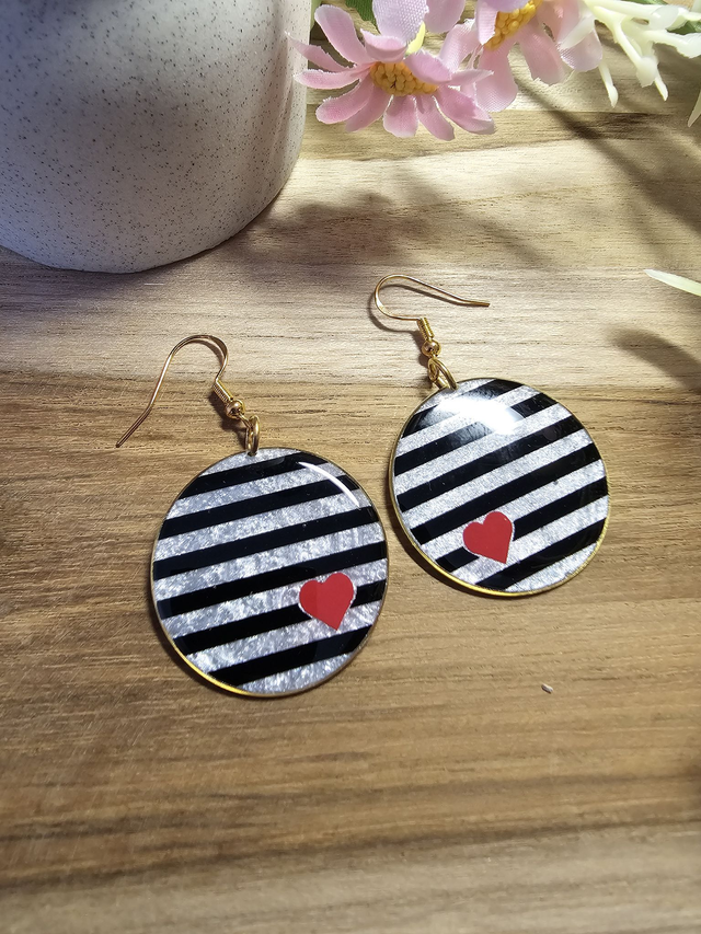 Boucles d'oreilles 30mm OR -"Un Cœur à la Mer" — L'élégance au rythme des vagues-noir coeur rouge