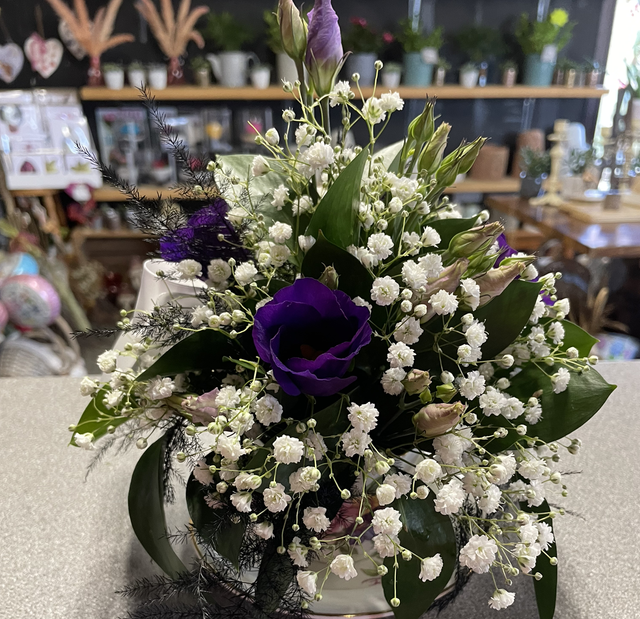 Teacup fresh flower arrangement 