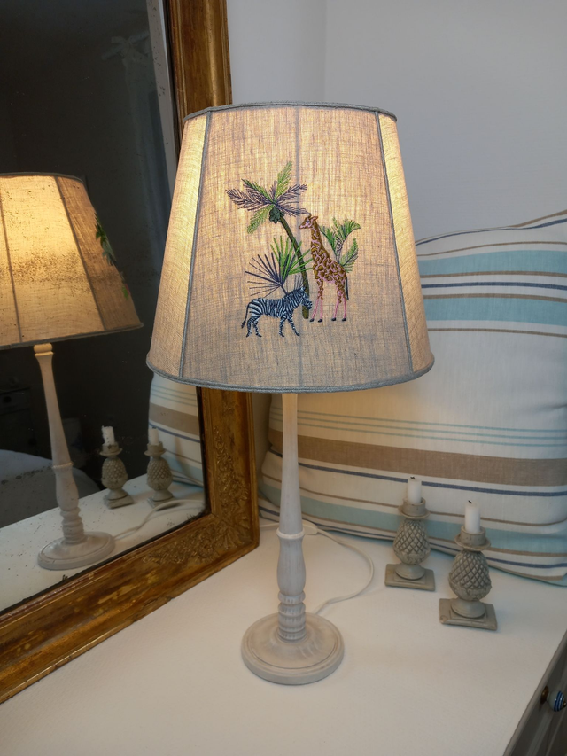 Abat-jour pour lampe de table en lin artisanal brodé - broderie "Savane Africaine"