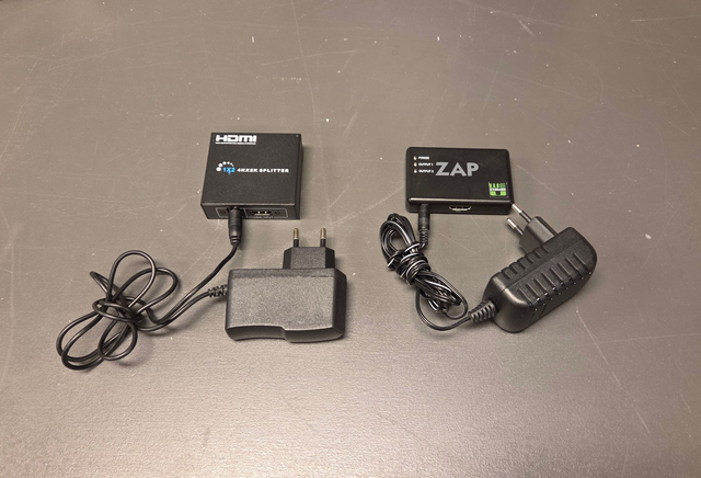 HDMI-splitter som rensar bort HDCP