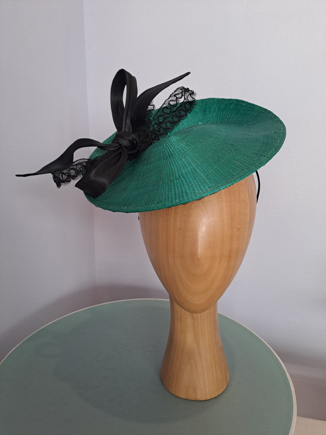 Modèle "Chloé" bibi en paille naturelle coloris jade