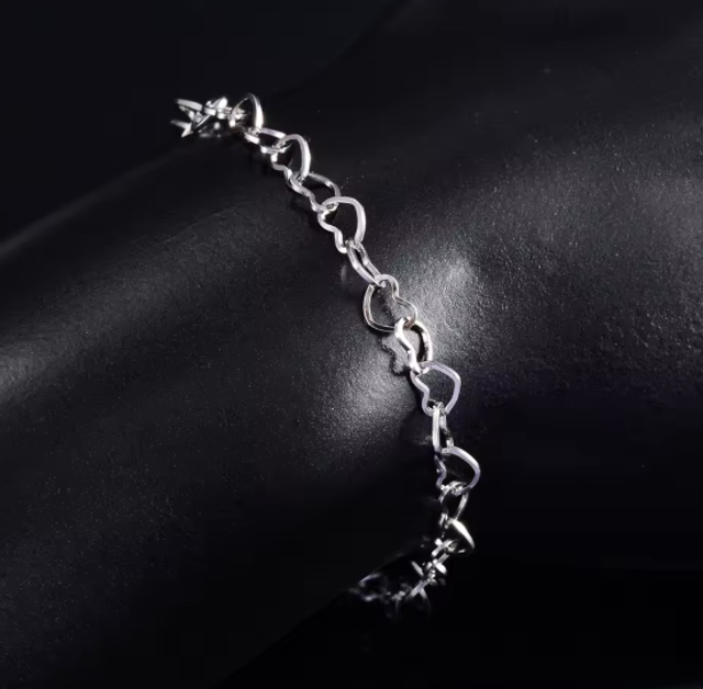 Stainless Steel Linked Hearts Bracelet - 18cm (Medium/Standard)