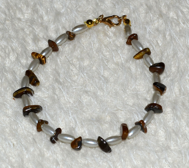 B62 - Bracelet pierre oeil du tigre et acrylique grain de riz