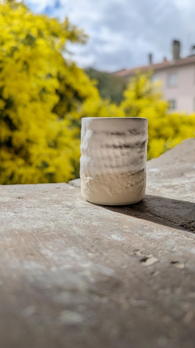 Tasse expresso blanche Petra en grès- Inspirée des pierres de taille des maisons crétoises - White ceramic coffee cup
