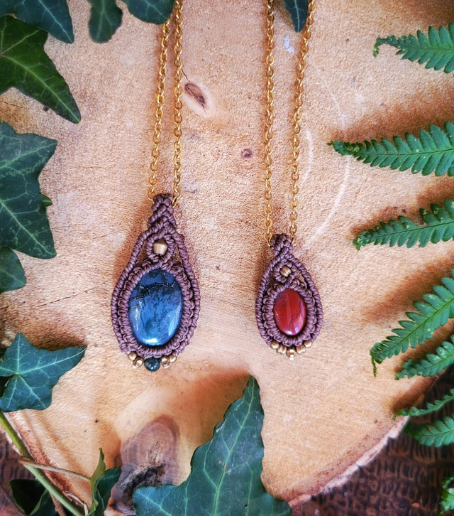 Colliers jaspe rouge et Agate mousse