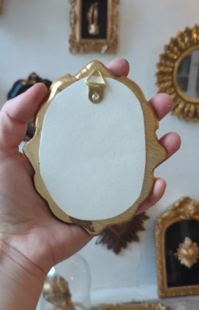 Cadre baroque doré vieilli scarabée + lunes