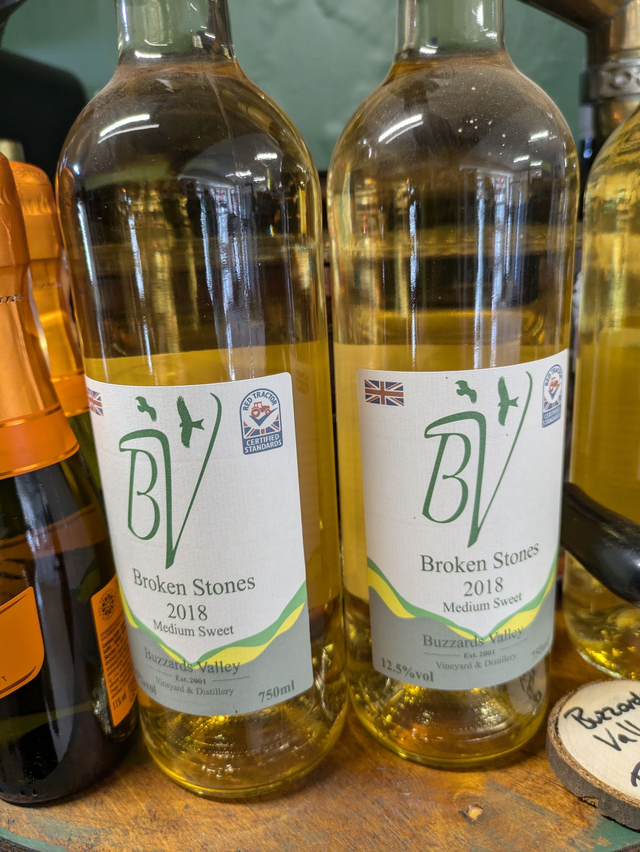 Buzzards Valley Wine Broken Stones medium sweet white (Tamworth)