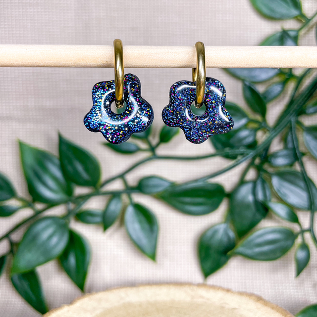 P’tites fleurs noires à paillettes 🌈