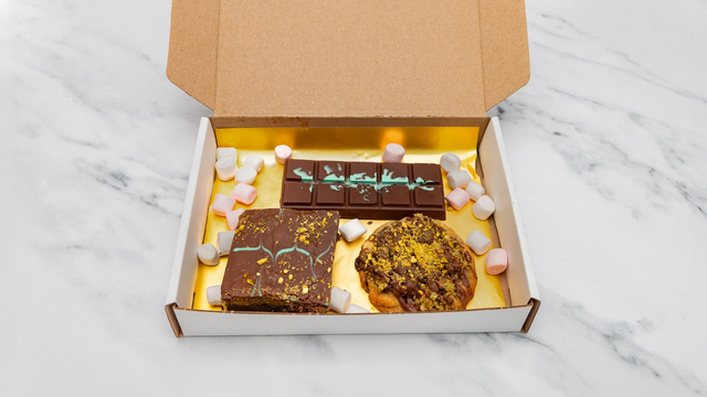 MINI BOX Dubai Pistachio Kunafa Chocolate, Kunafa Brownies, Kunafa Chunky chocolate chip Cookie