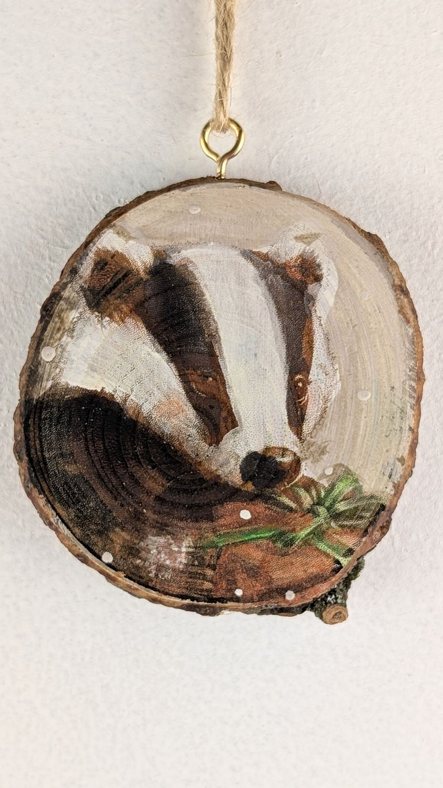 Badger with gift - Log slice