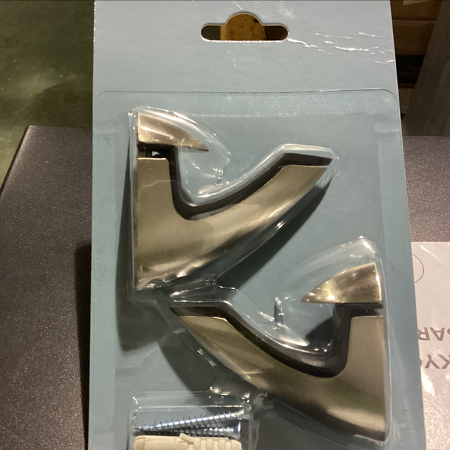 Shelf bracket silver