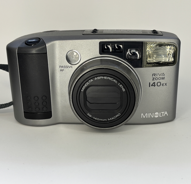 Minolta Riva zoom 140ex 