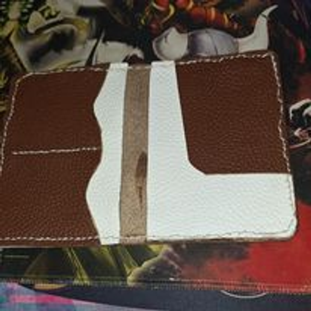 Porte-Passeport Cuir Bicolore Marron Blanc – Fait Main – Design Voyage Moderne