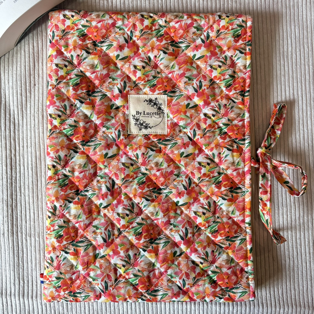 Pochette à livre matelassée fleurs orange