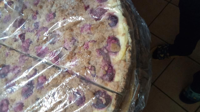 Bezlepkový koláč s tvarohem a ovocem